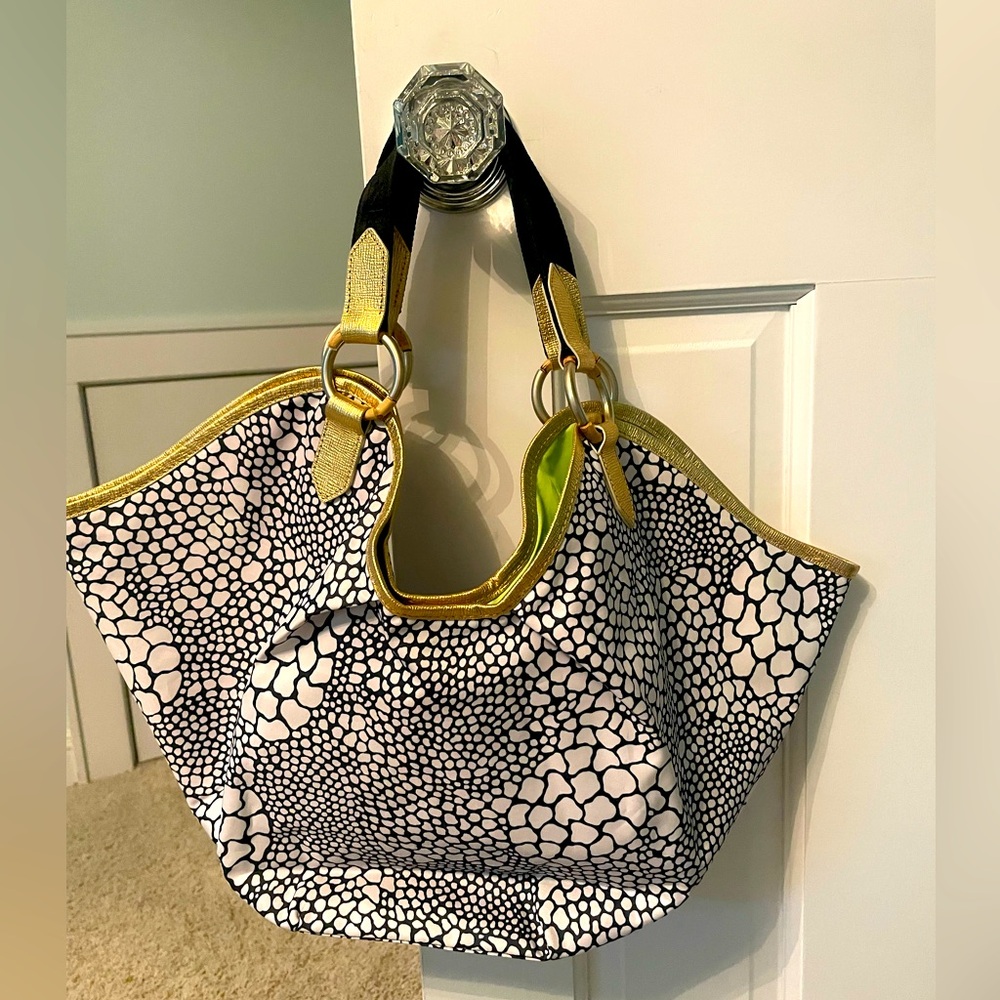 Le Sportsac Tote Bag Modern magnetic Closure Excellent Condition
